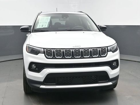Used 2025 Jeep Compass Limited image 8
