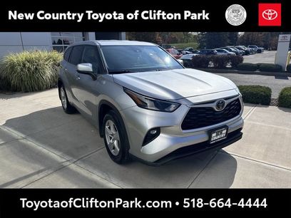 Used 2022 Toyota Highlander LE