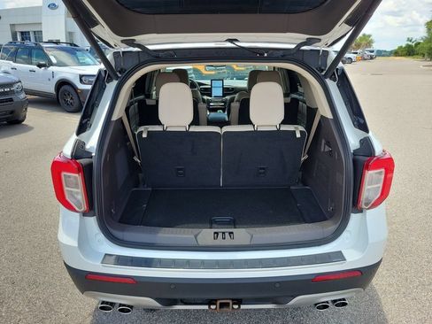 Used 2020 Ford Explorer Platinum w/ Premium Technology Package AWD/4WD image 11