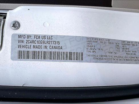 Used 2020 Chrysler Pacifica Touring-L Plus w/ Tire & Wheel Group FWD image 32