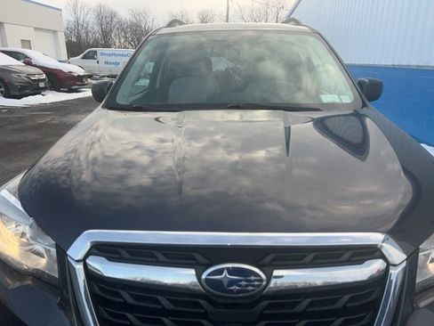 Used 2018 Subaru Forester 2.5i Premium w/ All-Weather Package image 3