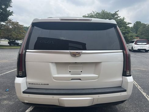 Used 2016 Cadillac Escalade Premium AWD/4WD image 6