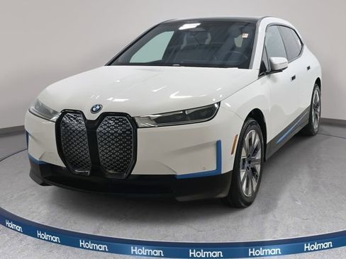 Used 2023 BMW iX xDrive50 w/ Convenience Package image 2