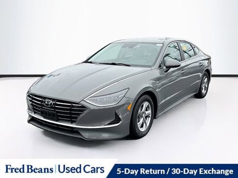 Used 2023 Hyundai Sonata SE w/ Preferred Accessory Package image 3