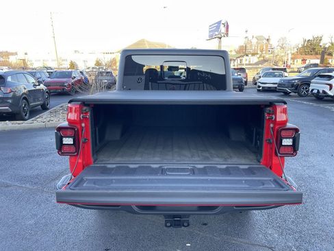 Used 2024 Jeep Gladiator Sport image 36