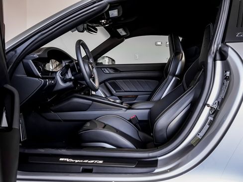 Used 2026 Porsche 911 Targa 4 GTS image 5