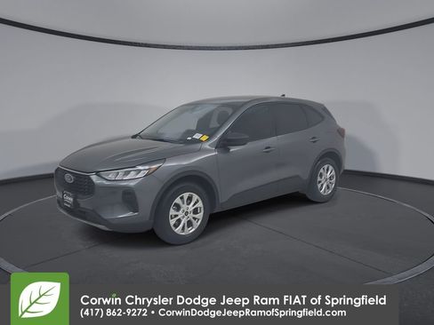 Used 2025 Ford Escape Active w/ Cold Weather Package image 7