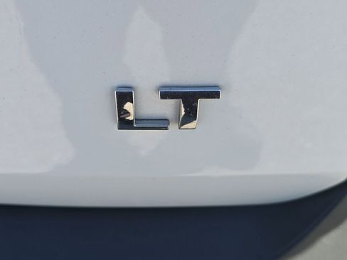 Used 2023 Chevrolet Traverse LT w/ LT Premium Package image 31