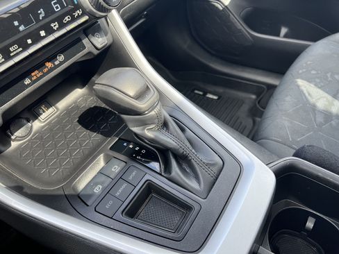 Used 2024 Toyota RAV4 XLE w/ Convenience Package FWD image 23