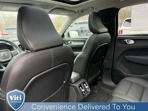 Used 2025 Volvo XC40 B5 Plus w/ Protection Package Premier image 24