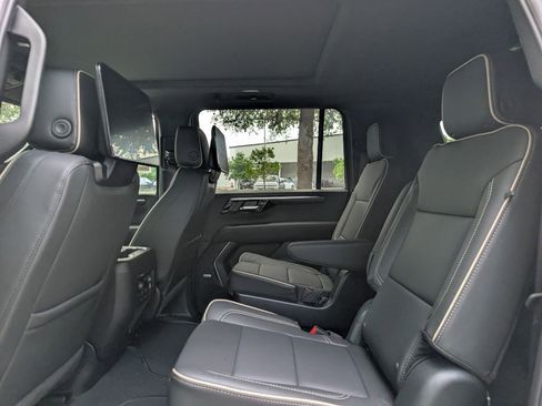 New 2026 Chevrolet Suburban Premier AWD/4WD image 15