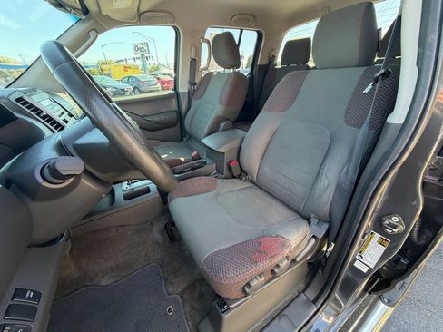 Used 2011 Nissan Frontier PRO-4X AWD/4WD image 11