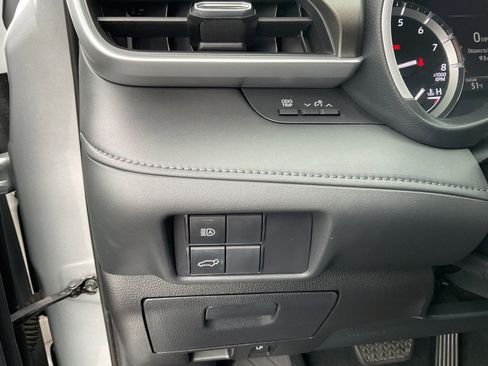 Used 2020 Toyota Highlander XLE image 33