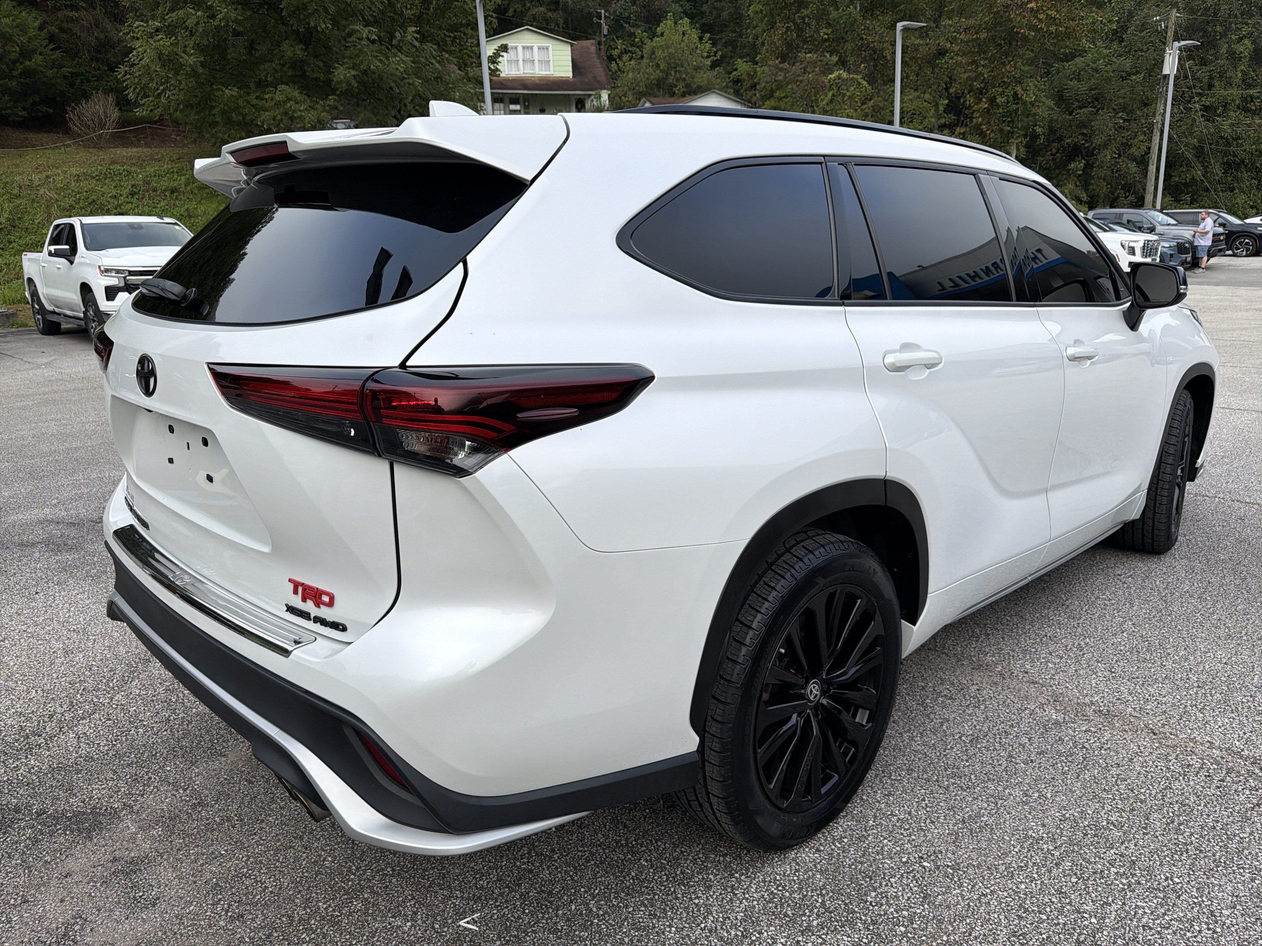 Used 2024 Toyota Highlander XSE AWD/4WD image 8