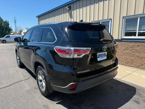 Used 2015 Toyota Highlander XLE image 6