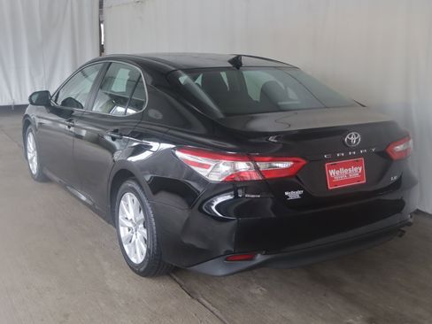 Used 2019 Toyota Camry LE image 16