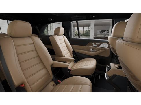 New 2026 Mercedes-Benz GLS 580 4MATIC image 4