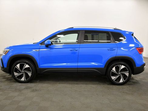 Used 2023 Volkswagen Taos SE AWD/4WD image 4