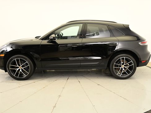 Used 2025 Porsche Macan image 2