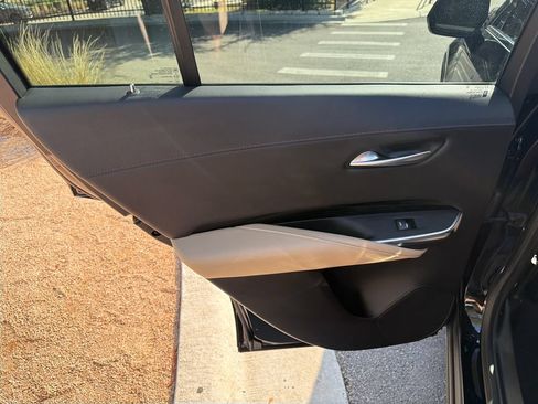 Used 2024 Cadillac XT4 Luxury w/ Cold Weather Package FWD image 36