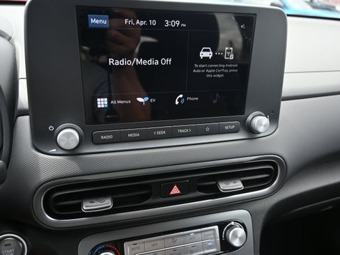Used 2023 Hyundai Kona SE w/ Cargo Package FWD image 49
