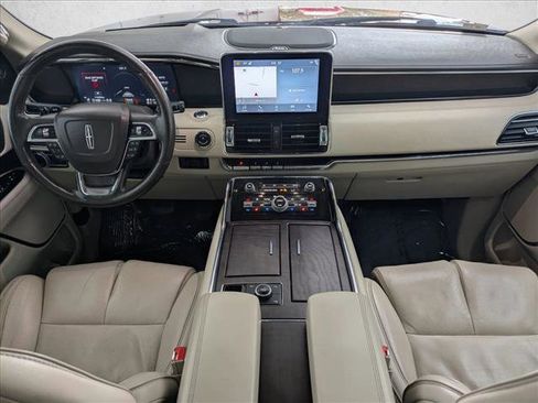 Used 2018 Lincoln Navigator Reserve w/ Technology Package AWD/4WD image 17