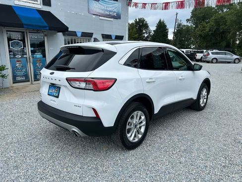 Used 2022 Ford Escape SE w/ Convenience Package AWD/4WD image 2