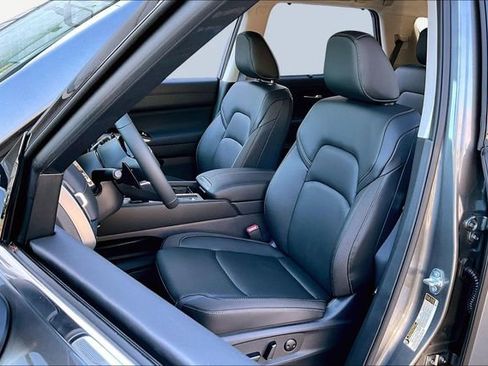 New 2025 Nissan Pathfinder SL image 9