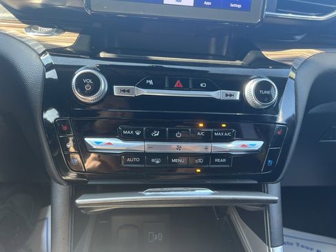 Used 2022 Ford Explorer Limited w/ Equipment Group 301A image 27