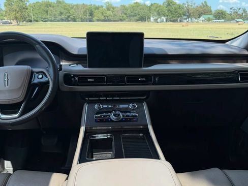 Used 2020 Lincoln Aviator Reserve w/ Equipment Group 202A AWD/4WD image 15