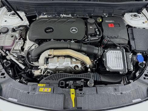 New 2026 Mercedes-Benz GLB 250 image 10