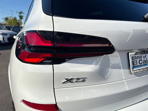 New 2026 BMW X5 xDrive50e w/ M Sport Package image 17