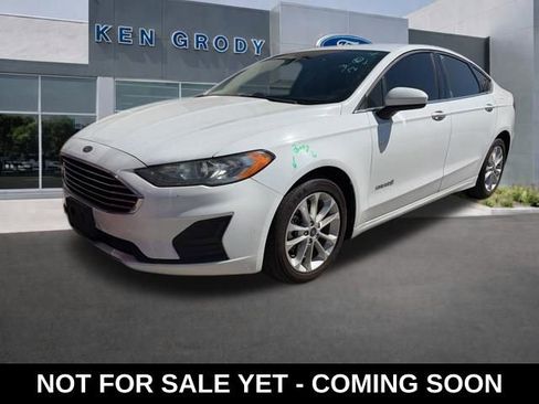 Used 2019 Ford Fusion SE image 1