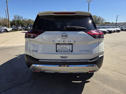 Used 2023 Nissan Rogue Platinum image 8