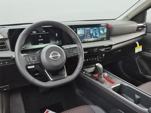 New 2026 Nissan Kicks SR image 13