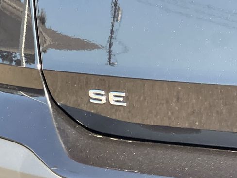 Used 2024 Volkswagen Taos SE w/ Panoramic Sunroof Package AWD/4WD image 24