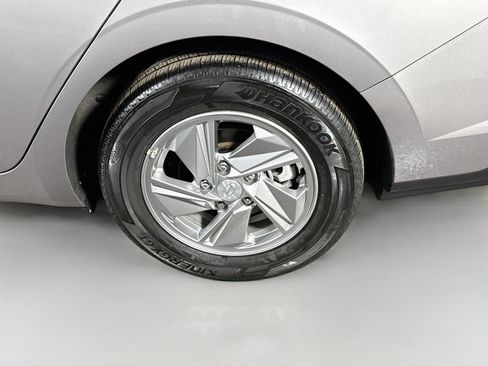 Used 2024 Hyundai Elantra SE FWD image 36
