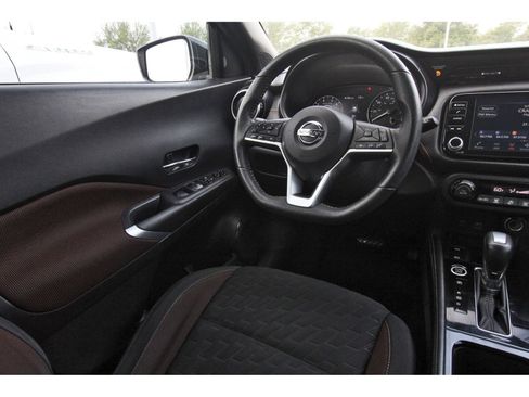 Used 2021 Nissan Kicks SR w/ Interior Electronics Package FWD image 11