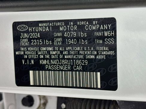 Used 2024 Hyundai Elantra Limited FWD image 34