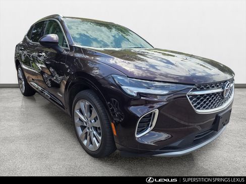 Used 2022 Buick Envision Avenir w/ Technology Package II FWD image 2