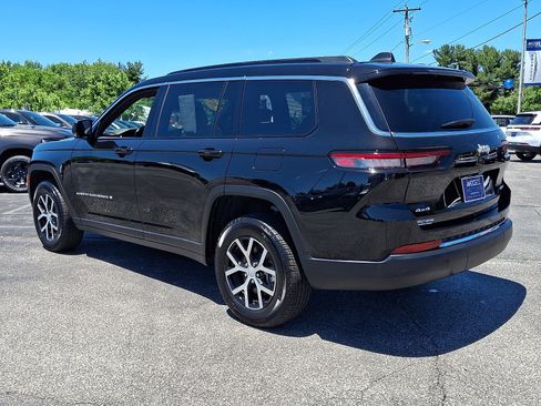 Used 2025 Jeep Grand Cherokee L Limited AWD/4WD image 4