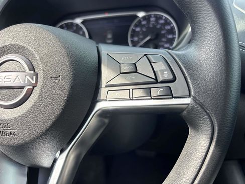 Used 2025 Nissan Sentra SV image 19