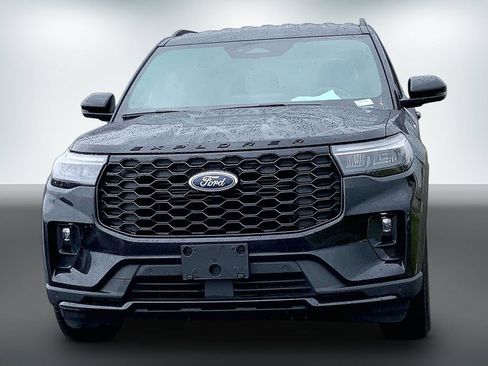 Used 2025 Ford Explorer ST-Line AWD/4WD image 7