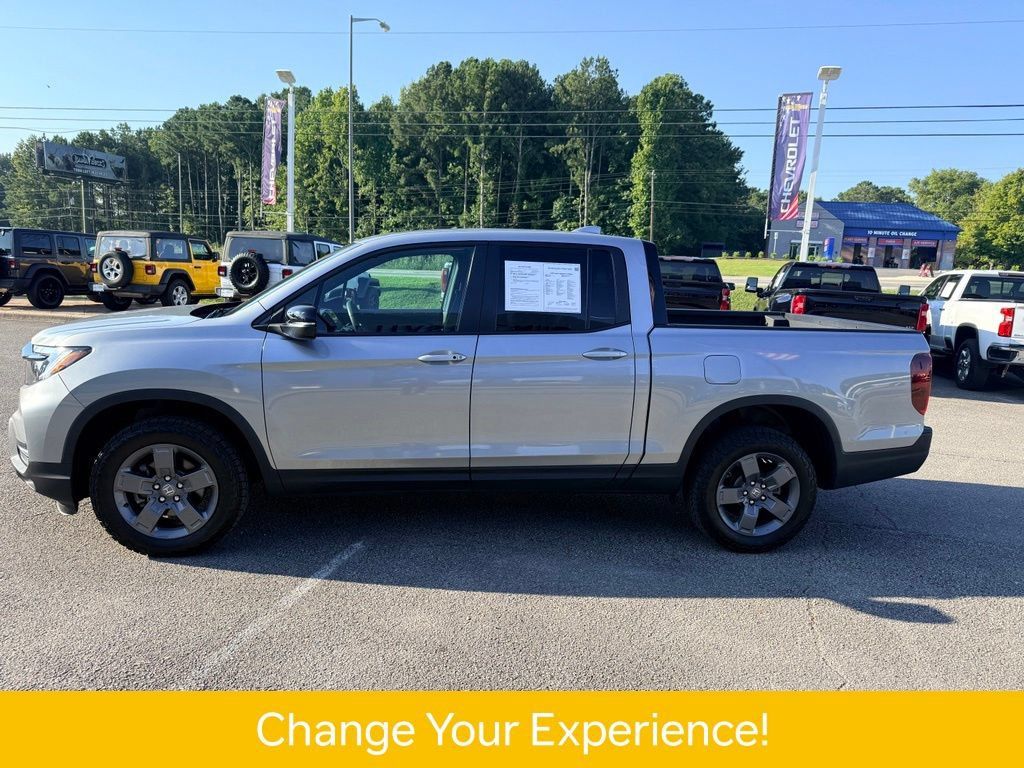 Used 2025 Honda Ridgeline TrailSport image 3