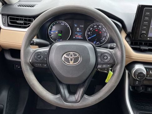Used 2021 Toyota RAV4 LE AWD/4WD image 12