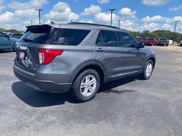 Used 2023 Ford Explorer XLT w/ Equipment Group 202A AWD/4WD image 8