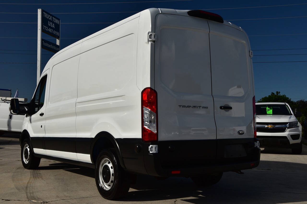 Used 2019 Ford Transit 250 148 Medium Roof RWD image 5