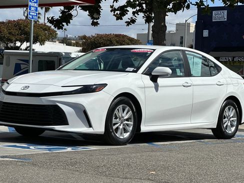 Certified 2025 Toyota Camry LE FWD image 8