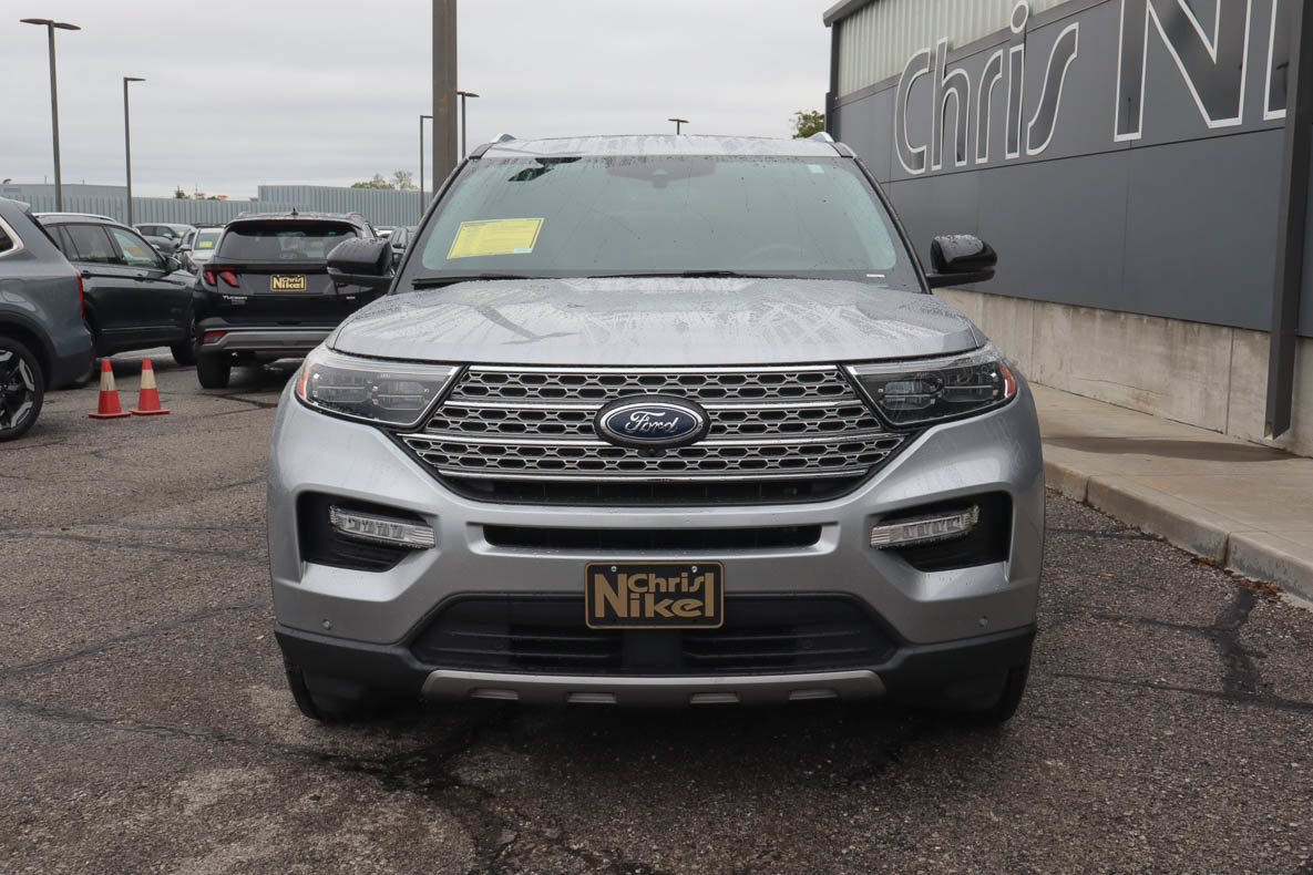 Used 2022 Ford Explorer Limited w/ Equipment Group 301A RWD image 2