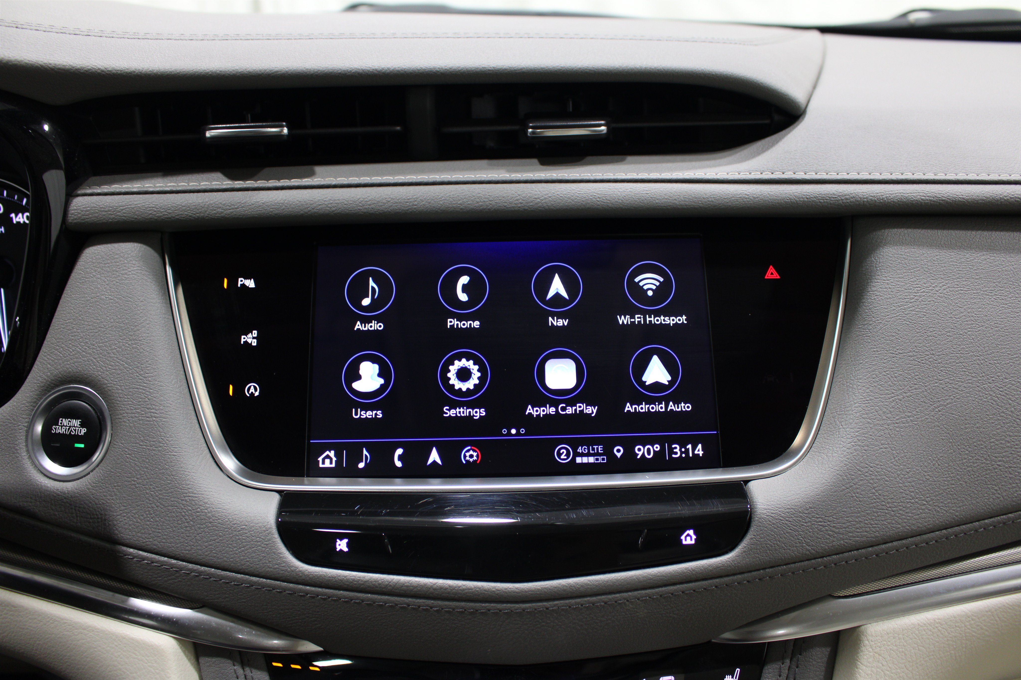 Used 2025 Cadillac XT5 Premium Luxury w/ Technology Package AWD/4WD image 18